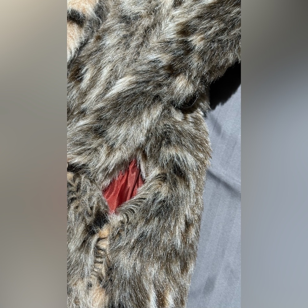 💗Vintage💗 Irving Posluns: Women’s Vintage Faux Fur Coat- Size 11-12 - Picture 13 of 14